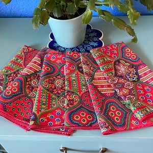 6 Red and Green Festive Christmas Napkins